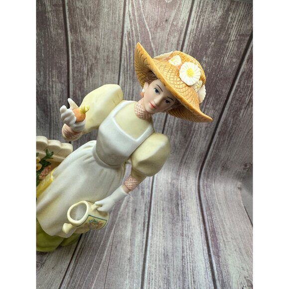 Avon Sales Achievement Award Figurine 2008 Presidents Club Mrs Albee - Picture 3 of 11